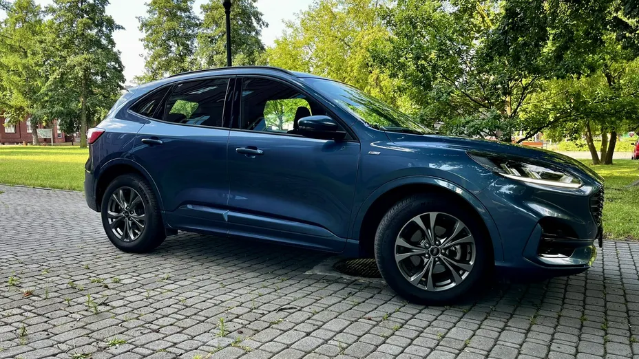 FORD Kuga -