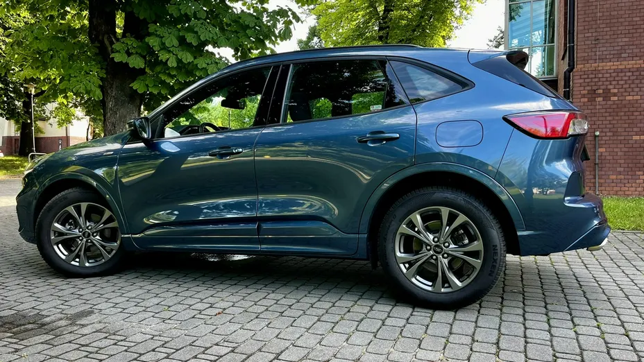 FORD Kuga -
