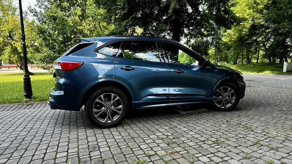 FORD Kuga -