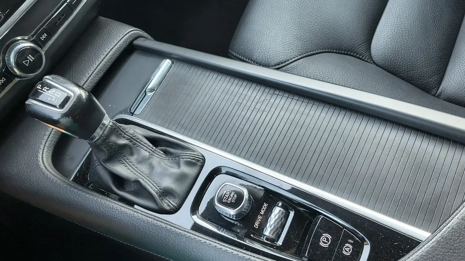 VOLVO V90 -
