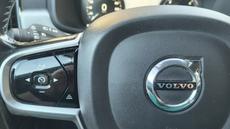 VOLVO V90 -