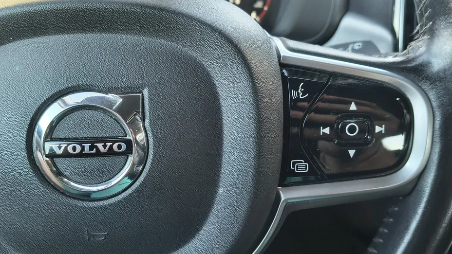 VOLVO V90 -