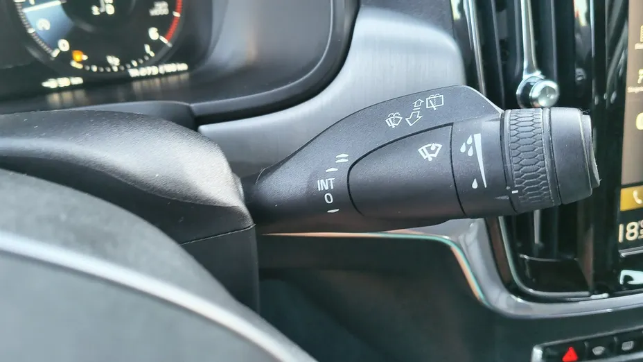 VOLVO V90 -