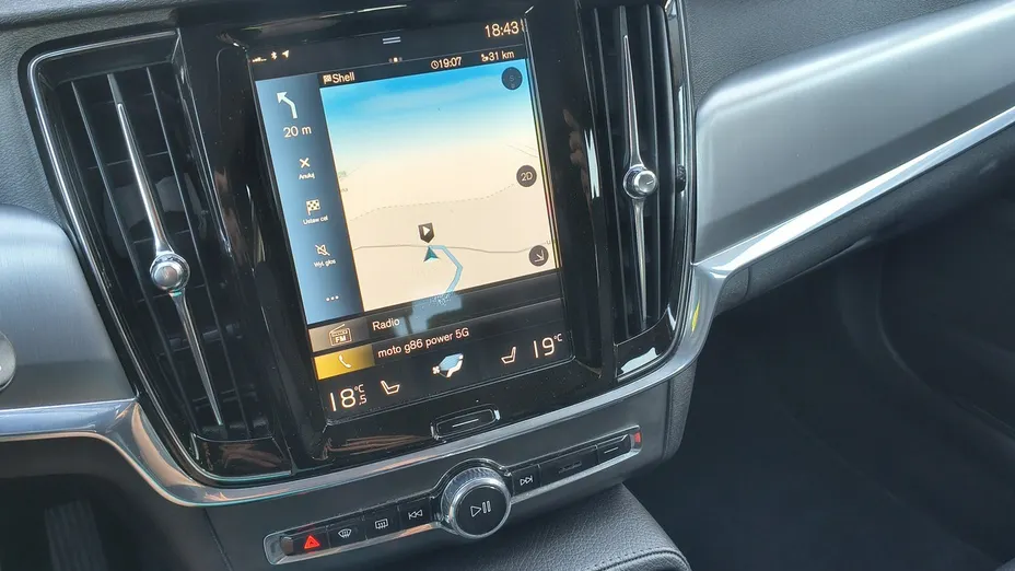 VOLVO V90 -