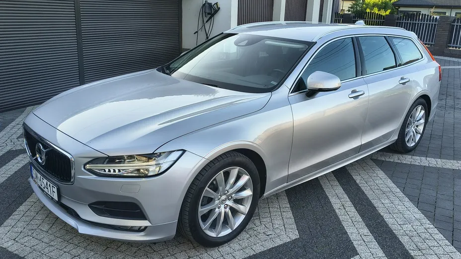VOLVO V90 -