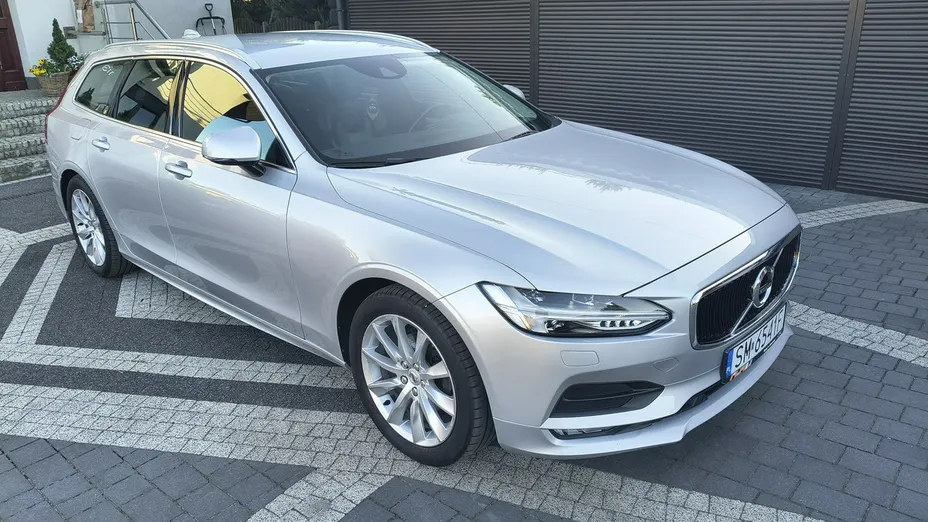 VOLVO V90 -