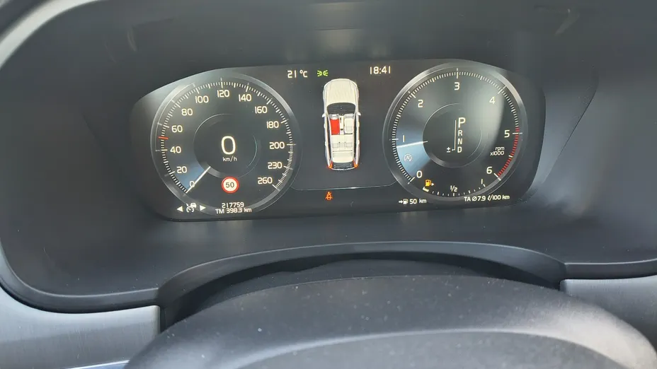 VOLVO V90 -