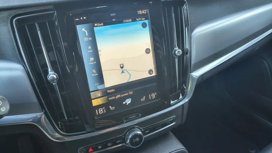 VOLVO V90 -