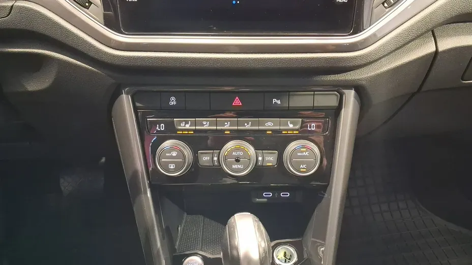 VOLKSWAGEN T-ROC -