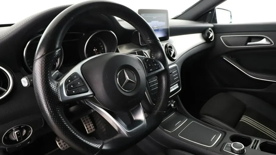 MERCEDES-BENZ CLA -