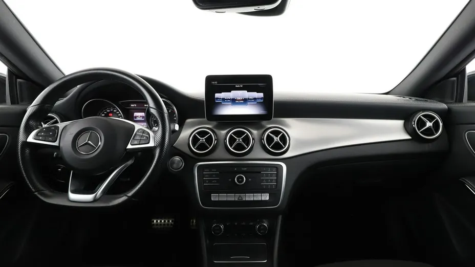 MERCEDES-BENZ CLA -