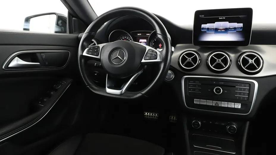 MERCEDES-BENZ CLA -