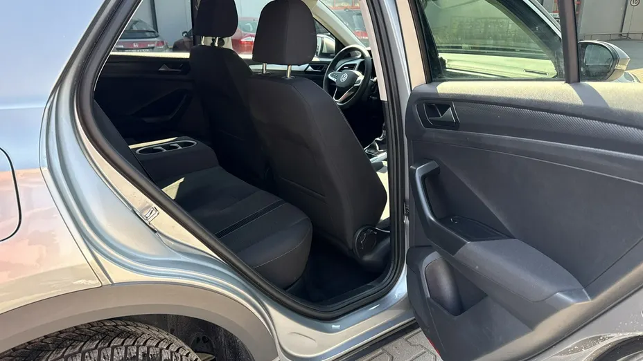 VOLKSWAGEN T-ROC -