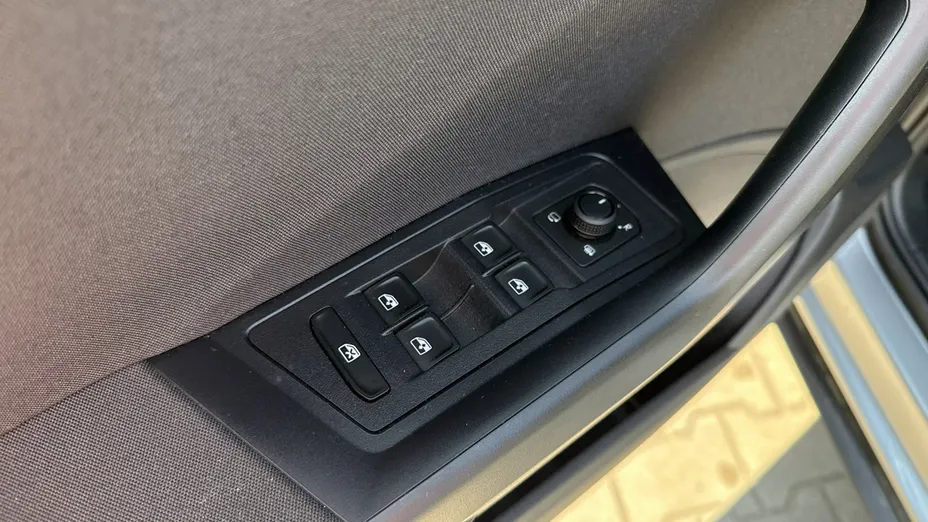 VOLKSWAGEN T-ROC -