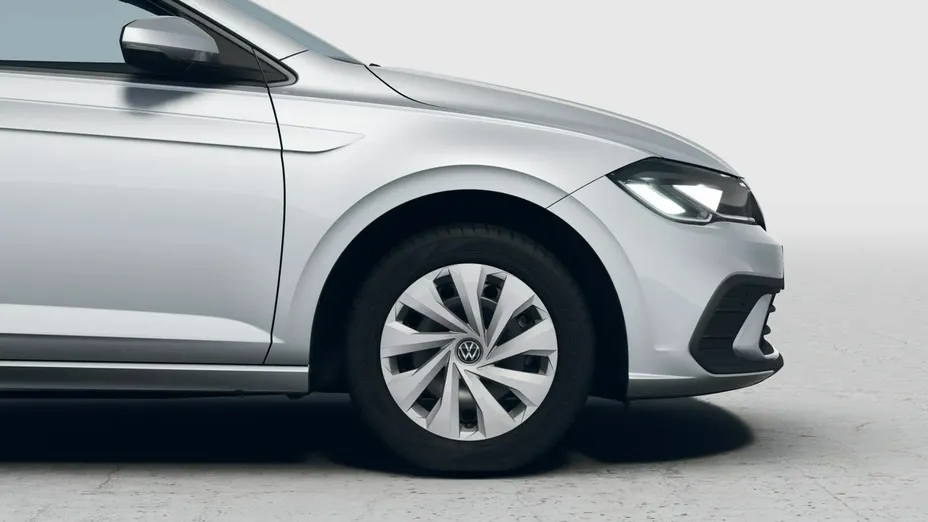 VOLKSWAGEN Polo -