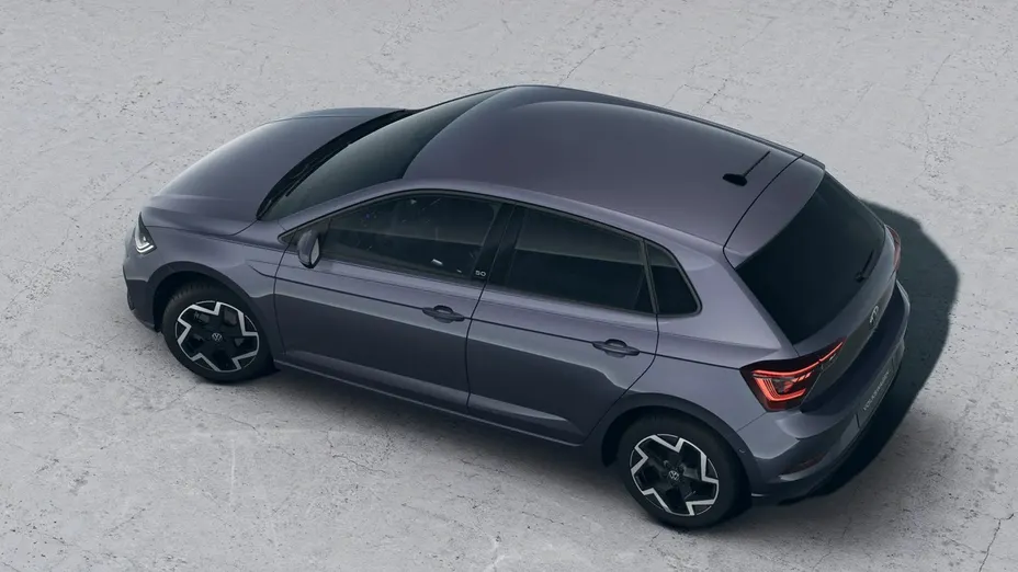 VOLKSWAGEN Polo -