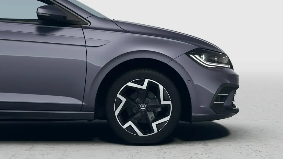 VOLKSWAGEN Polo -