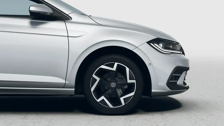 VOLKSWAGEN Polo -