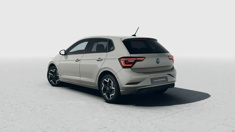 VOLKSWAGEN Polo -