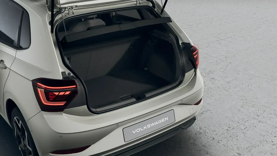 VOLKSWAGEN Polo -