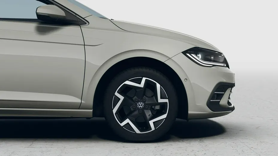 VOLKSWAGEN Polo -