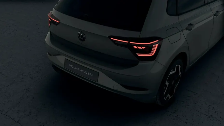 VOLKSWAGEN Polo -