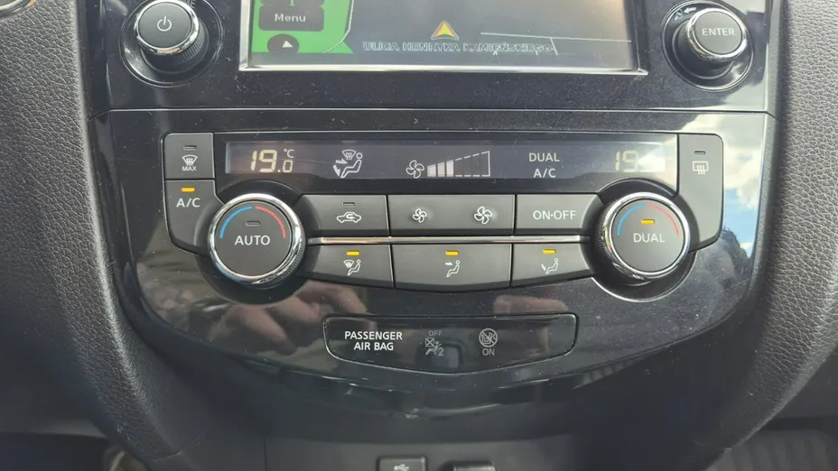 NISSAN X-Trail -