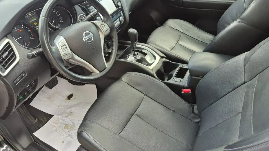 NISSAN X-Trail -
