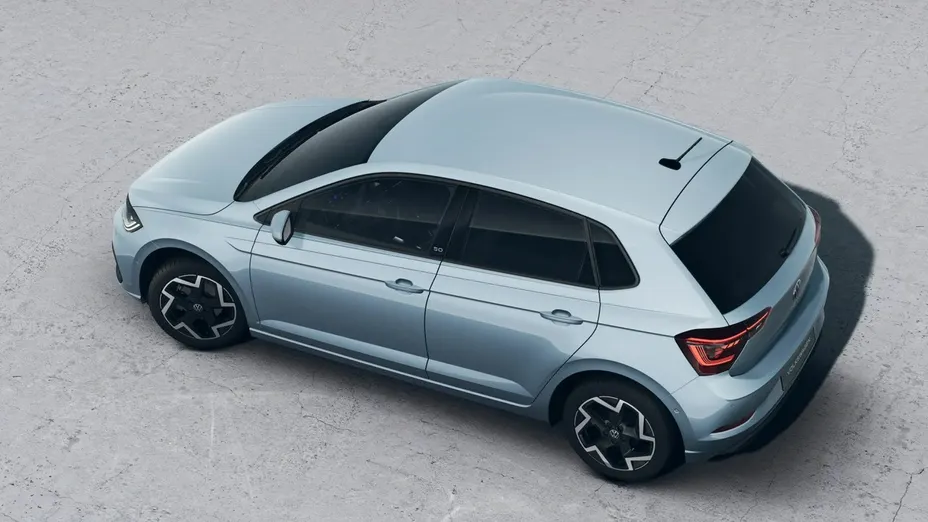 VOLKSWAGEN Polo -