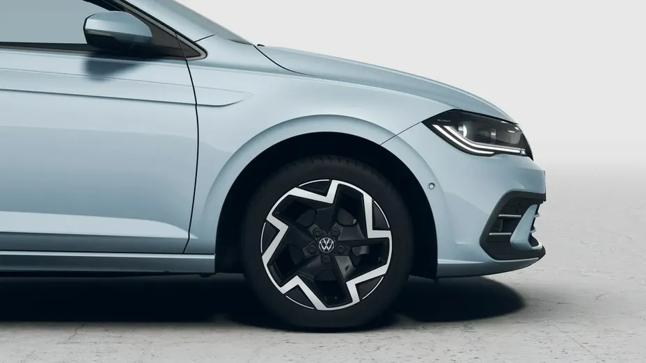 VOLKSWAGEN Polo -