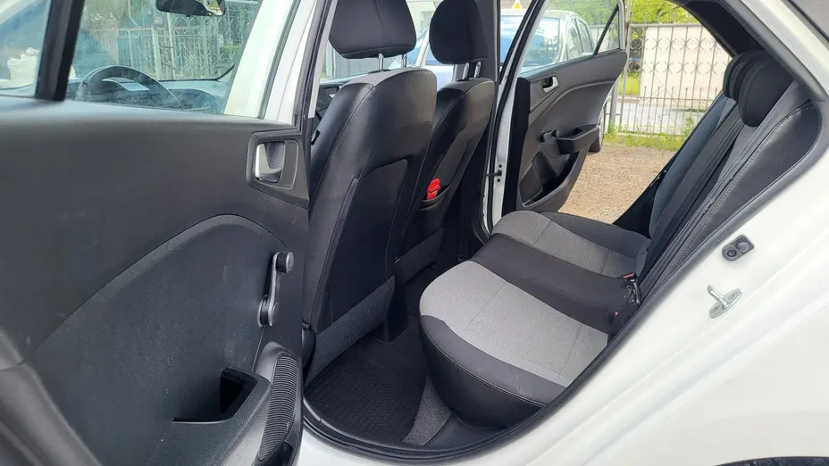 HYUNDAI i20 -