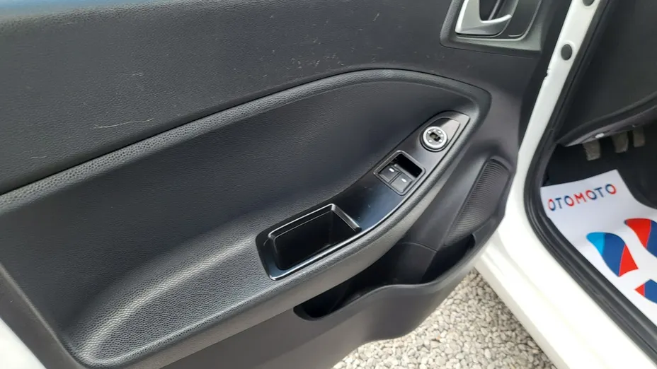 HYUNDAI i20 -