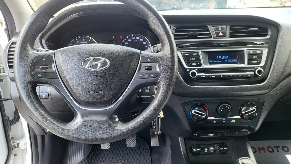 HYUNDAI i20 -