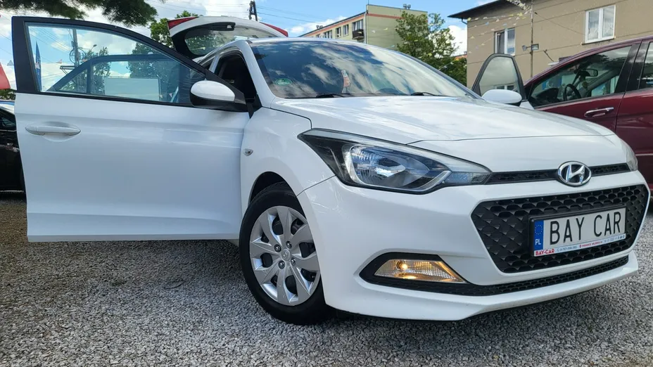 HYUNDAI i20 -