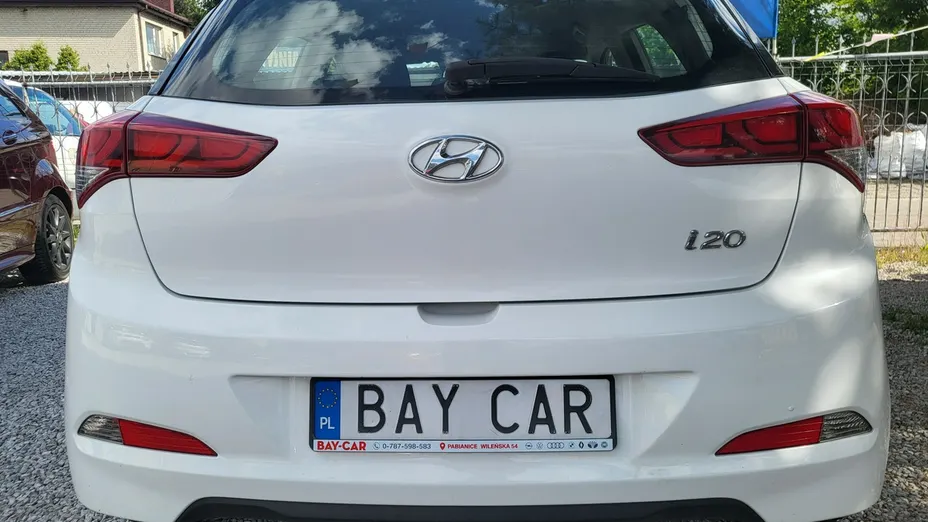 HYUNDAI i20 -