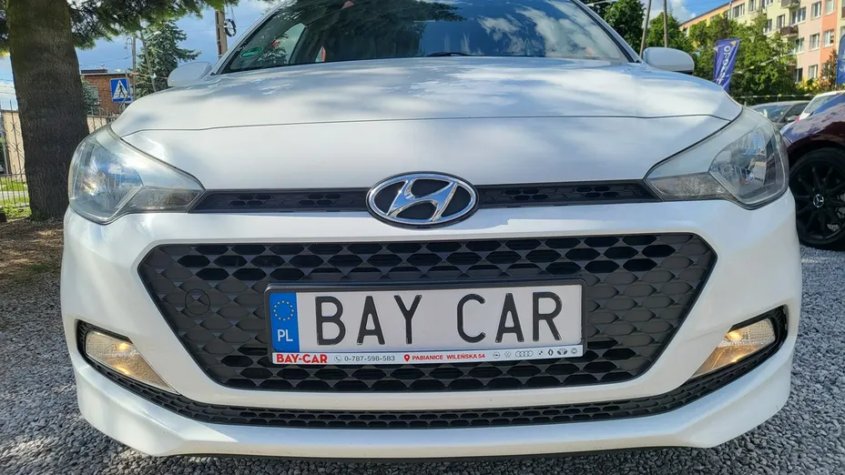HYUNDAI i20 -
