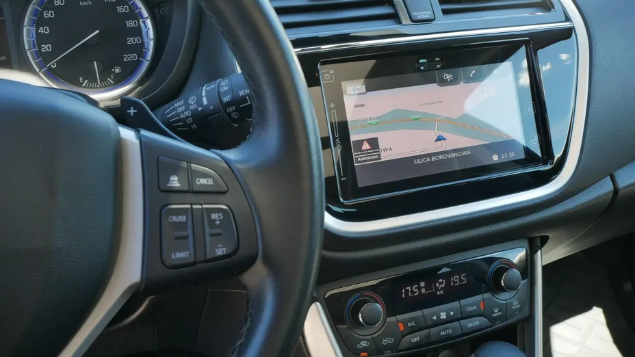 SUZUKI S-Cross -