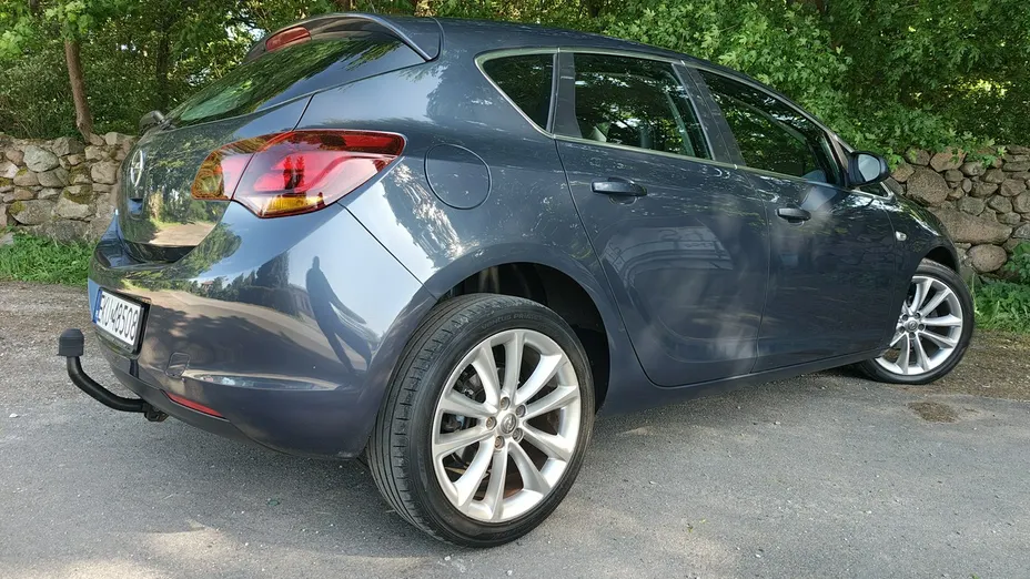 OPEL Astra -