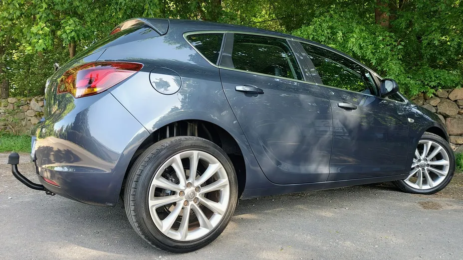 OPEL Astra -