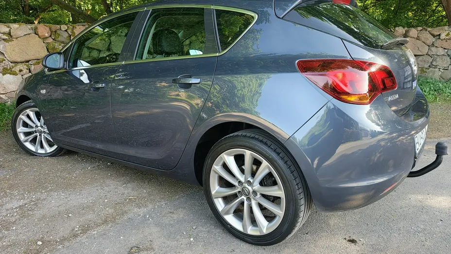 OPEL Astra -