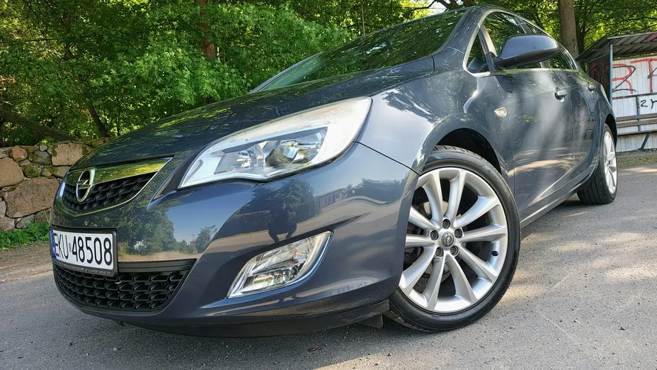 OPEL Astra -