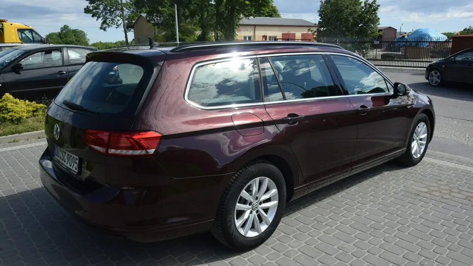 VOLKSWAGEN Passat -