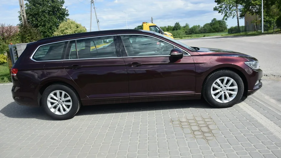 VOLKSWAGEN Passat -