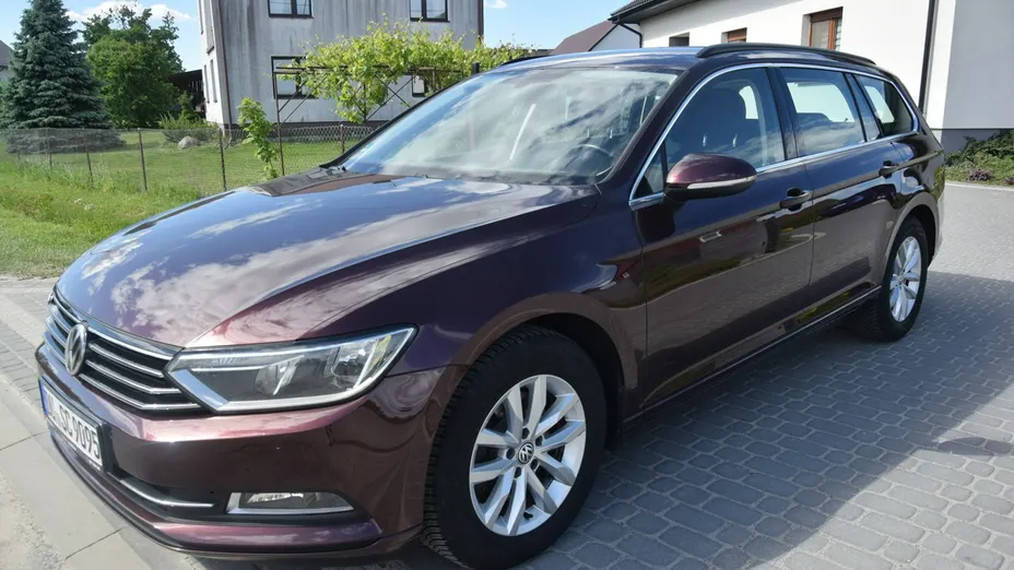 VOLKSWAGEN Passat -