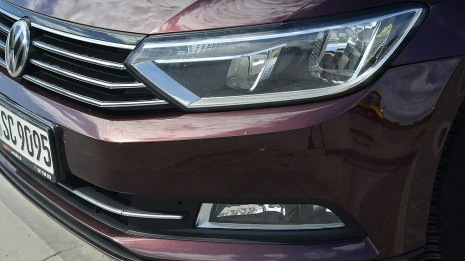 VOLKSWAGEN Passat -
