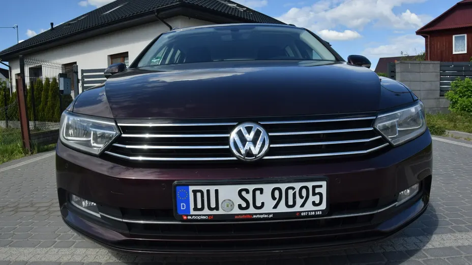 VOLKSWAGEN Passat -
