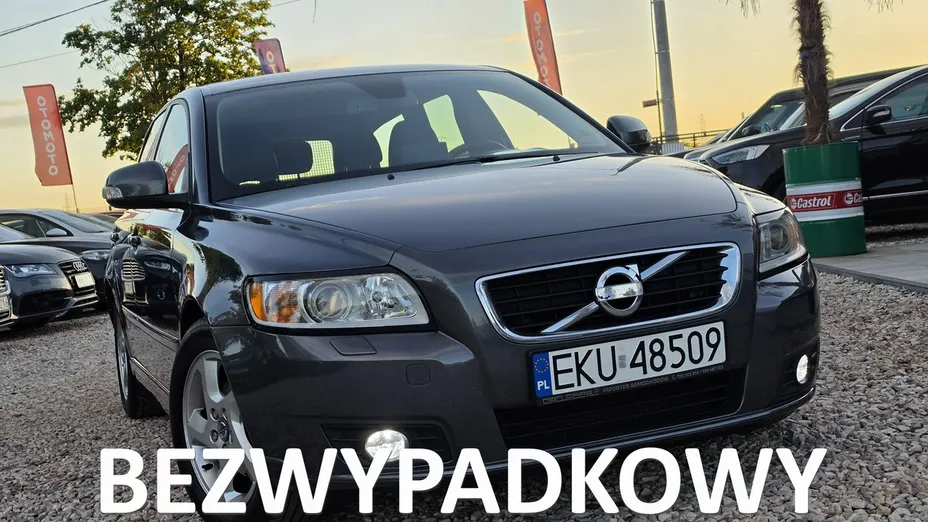 VOLVO V50 -