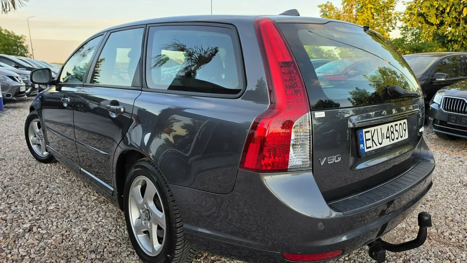 VOLVO V50 -