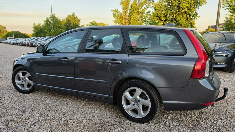 VOLVO V50 -