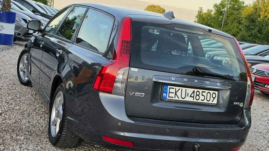 VOLVO V50 -